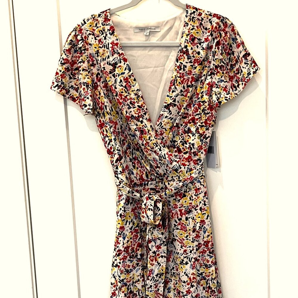 Julia Jordan Pretty Floral Flirty Spring Summer V-Neck Dress - NWT